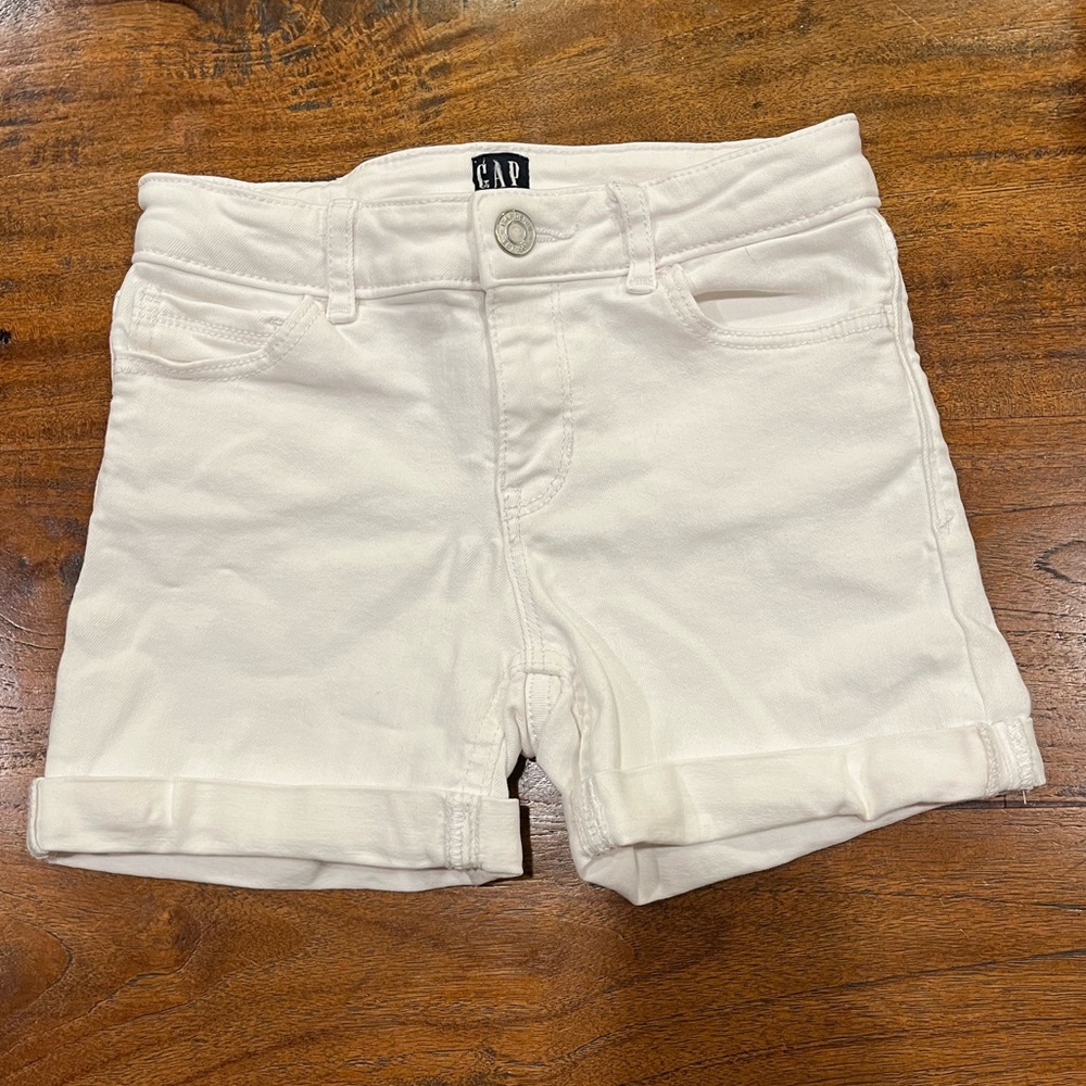 Girls Gap White Denim Shorts Size 8 🦢